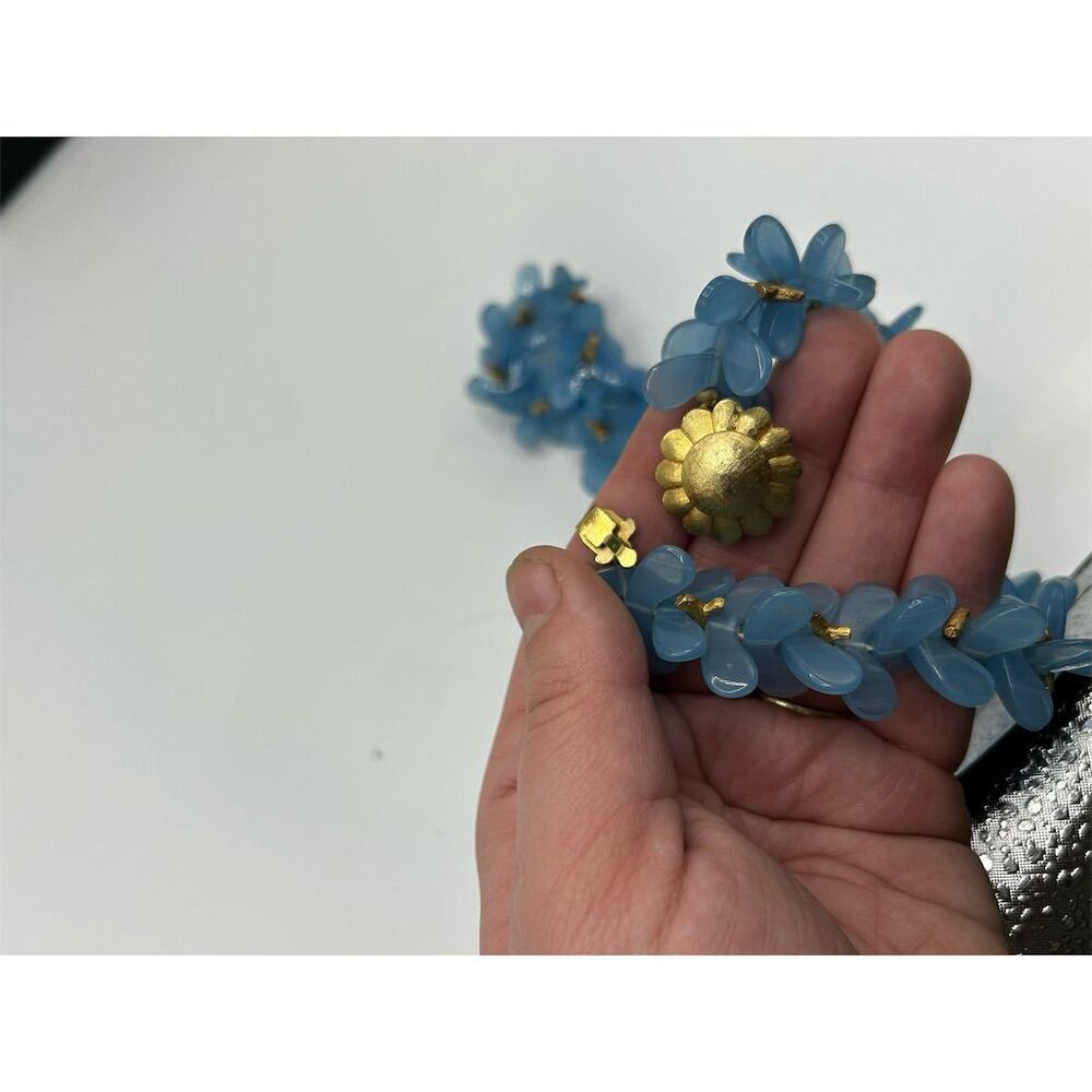Vintage Unique Blue Floral Beaded Necklace Gold-Tone Clasp 1950s Original - Picture 4 of 4